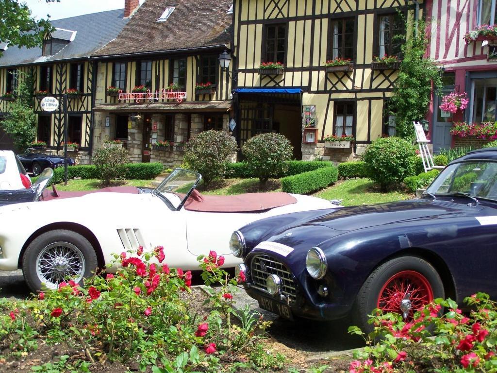 Auberge De L'Abbaye Le Bec-Hellouin Exterior photo