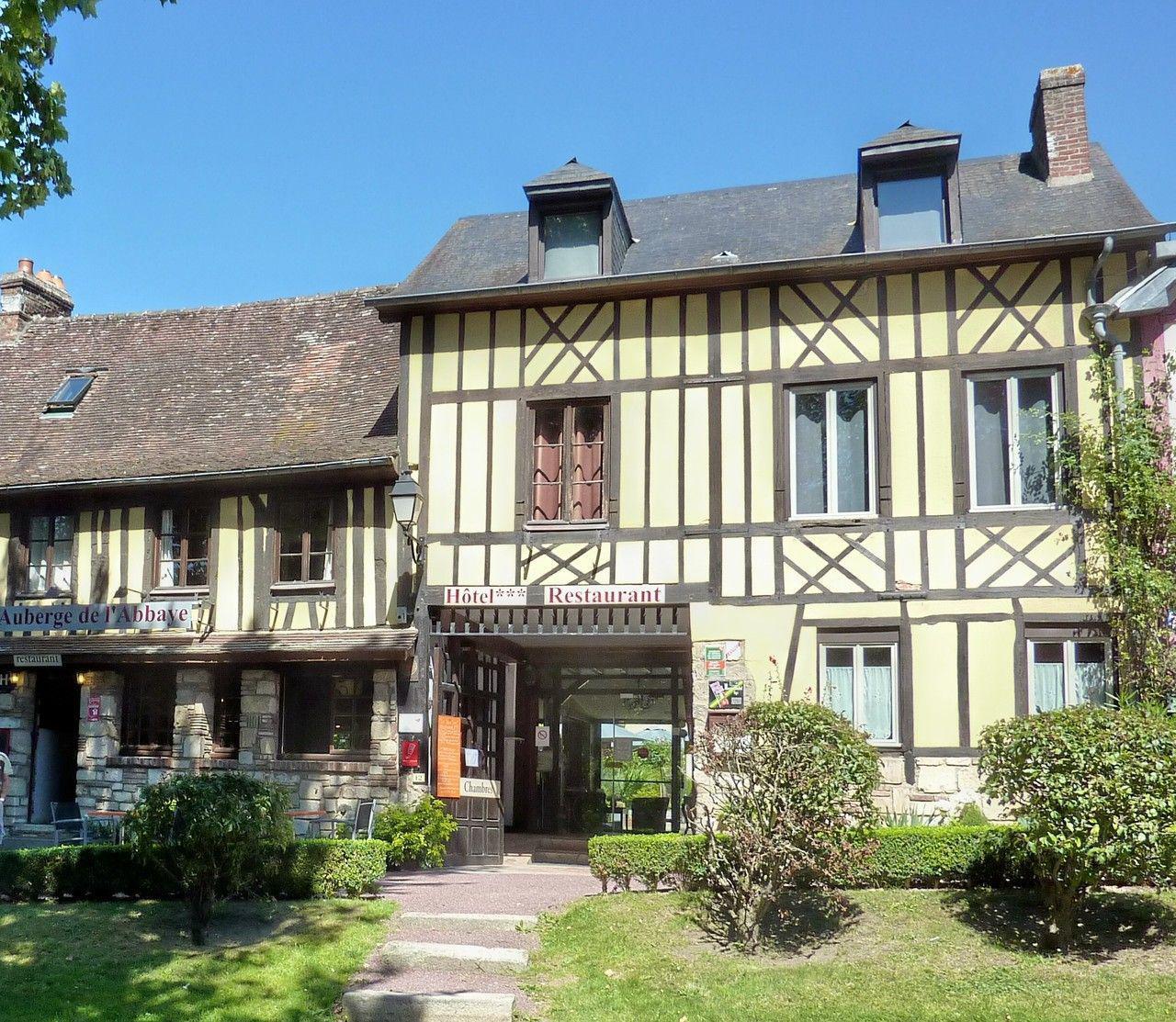 Auberge De L'Abbaye Le Bec-Hellouin Exterior photo