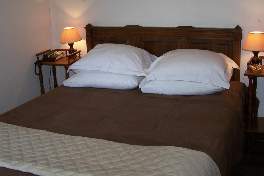 Auberge De L'Abbaye Le Bec-Hellouin Room photo